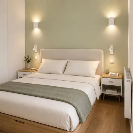Luxury - Private Garden And Pool Apartment *